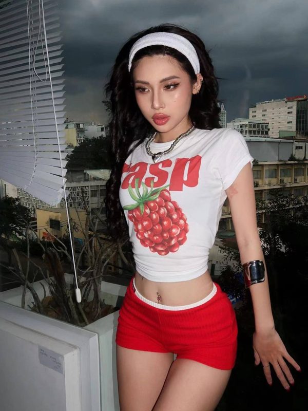 Y2K American Retro Raspberry Short Sleeve Crop Top for Women - Slim Fit Shoulder-Baring Summer Style