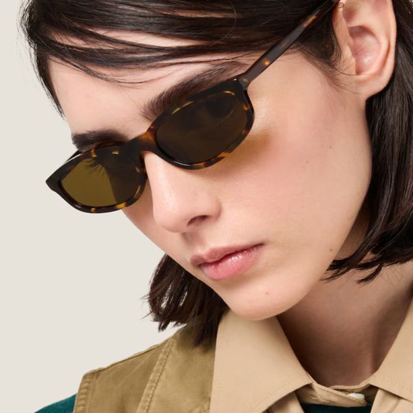 Y2K Futuristic Ultra-Narrow Frame Small Face Sunglasses for Men & Women - Hip-Hop Street Style Small Square Cat-Eye Design