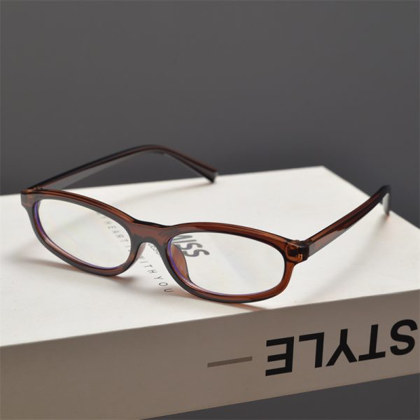 Y2K Futuristic Ultra-Narrow Frame Small Face Sunglasses for Men & Women - Hip-Hop Street Style Small Square Cat-Eye Design