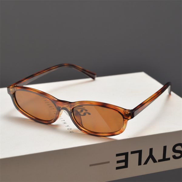 Y2K Futuristic Ultra-Narrow Frame Small Face Sunglasses for Men & Women - Hip-Hop Street Style Small Square Cat-Eye Design