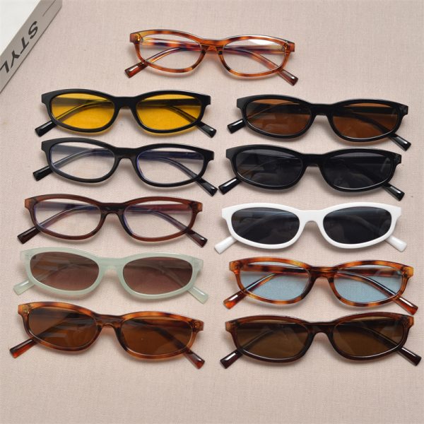 Y2K Futuristic Ultra-Narrow Frame Small Face Sunglasses for Men & Women - Hip-Hop Street Style Small Square Cat-Eye Design