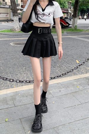 Belt Detail Pleated Mini Skirt