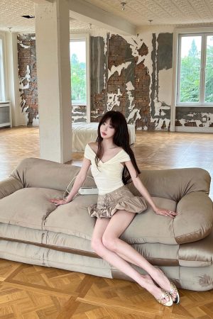 DreamyNerd Embroidered Waist Flounce Mini Skirt