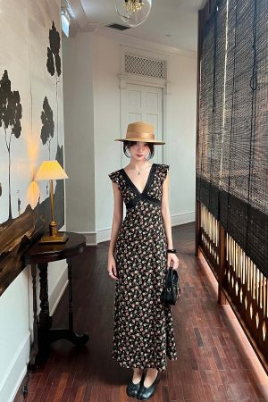 DreamyNerd Flutter Sleeve Floral Lace Midi Dress