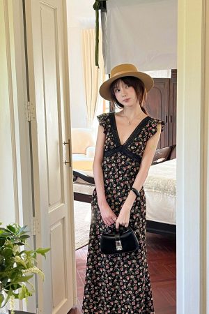 DreamyNerd Flutter Sleeve Floral Lace Midi Dress