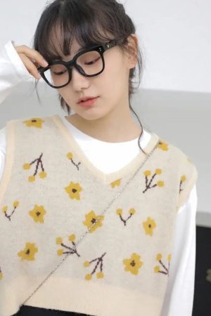 Floral Cropped Sweater Vest