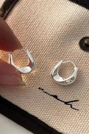 Minimal Hoop Earrings