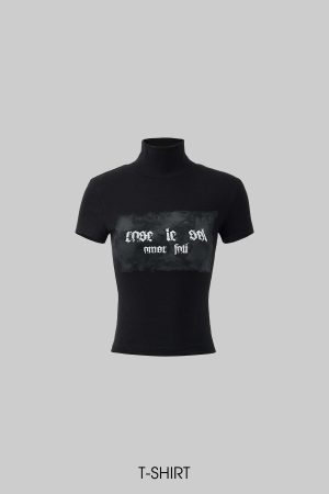 Rase le sol Mock Neck Graphic Tee and Fitted Shorts Set