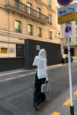 Rase le sol Printed Fitted Hoodie with Slit Hem