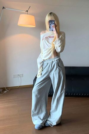 Rase le sol Ruffled Waist Wide-Leg Sweatpants in Heather Grey