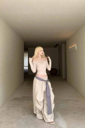 Rase le sol Twisted Off-Shoulder Ribbed Top