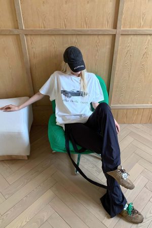 Rase le sol Vintage Convertible Car Graphic Oversized Gender-Neutral T-Shirt