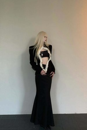 Rase le sol Vintage Ruffled Blazer & Mermaid Skirt Set