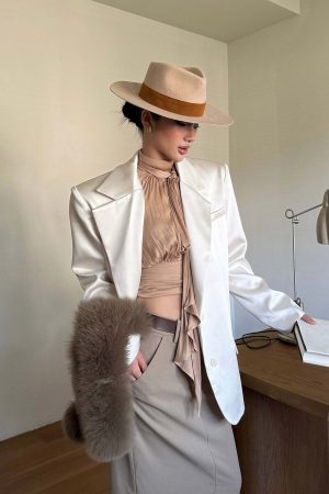 ROVENTE High Neck Tie Backless Blouse