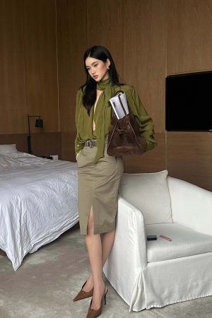 ROVENTE High-Slit Maxi Skirt with Draped Silhouette