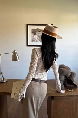 ROVENTE Lace Sheer Shirt with Collar and Long Sleeves
