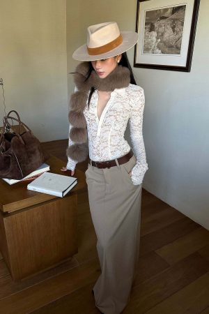 ROVENTE Lace Sheer Shirt with Collar and Long Sleeves
