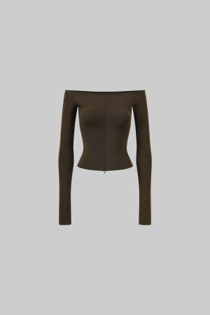 ROVENTE Off-Shoulder Slim-Fit Long Sleeve Top with Front Hem Slit