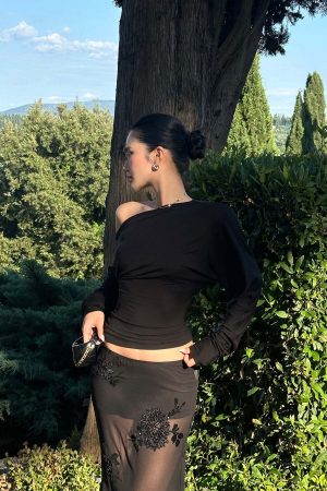 ROVENTE One Shoulder Cut-Out Top Long Sleeve Slim Fit Minimalist Tee