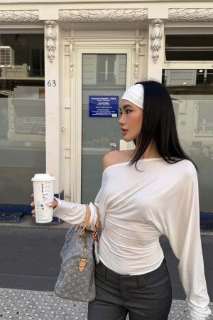 ROVENTE One Shoulder Cut-Out Top Long Sleeve Slim Fit Minimalist Tee