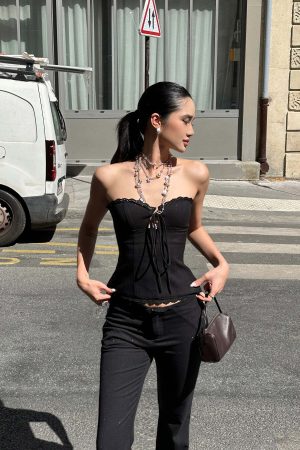 ROVENTE Strapless Corset Top with Eyelet Lace Trim and Structured Fit