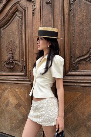 ROVENTE Tailored Puff Sleeve Shirt with Curved Hem and Fitted Waist