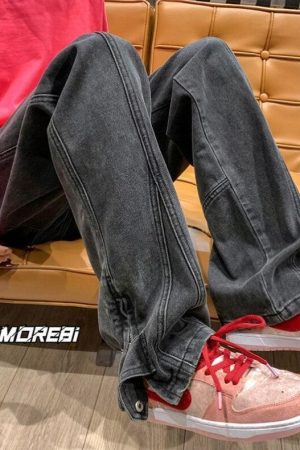 Straight Leg Baggy Jeans