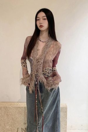 Vintage Faux Fur Detailed Lace Up Top