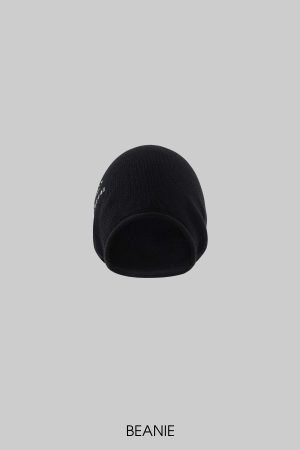 WARDEN EDGE 021 Knit Sweater & Graphic Beanie Set