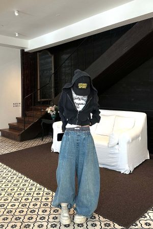 WARDEN EDGE Cropped Hoodie Minimal Streetwear Pullover with Graphic Back Print