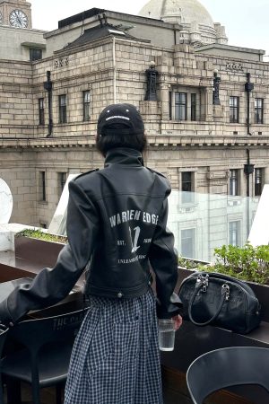 WARDEN EDGE Cropped Leather Jacket with Zipper Detail