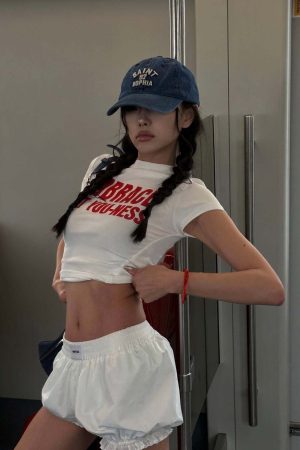 WARDEN EDGE Fitted Cropped T-Shirt