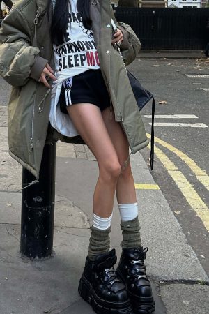 WARDEN EDGE High-Waist Wool Shorts