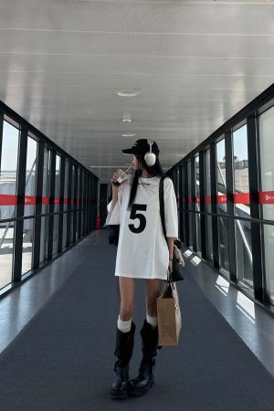 WARDEN EDGE Oversized Graphic Tee with Weekly Print