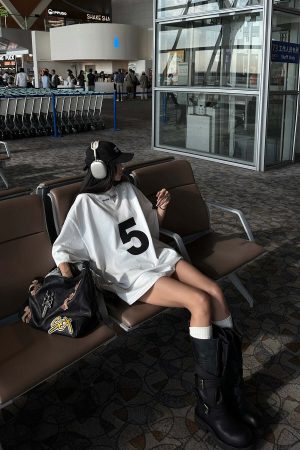WARDEN EDGE Oversized Graphic Tee with Weekly Print