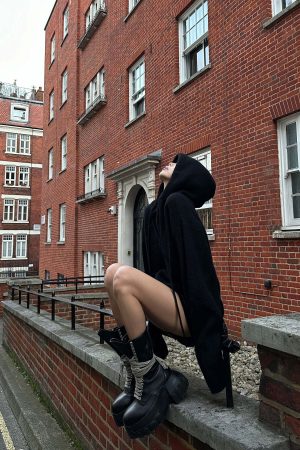 WARDEN EDGE Oversized Hooded Knit Sweater