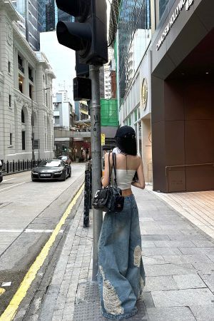 WARDEN EDGE Strapless Knit Tube Top with Bold “21” Motif